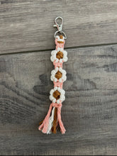 Load image into Gallery viewer, Macrame Daisy Keychains
