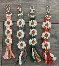 Load image into Gallery viewer, Macrame Daisy Keychains

